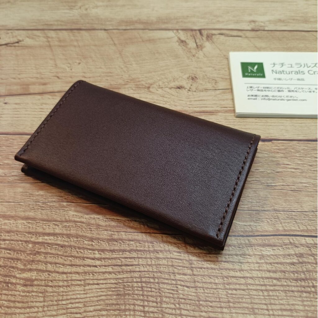 スリムなシンプル名刺入れ　チョコ